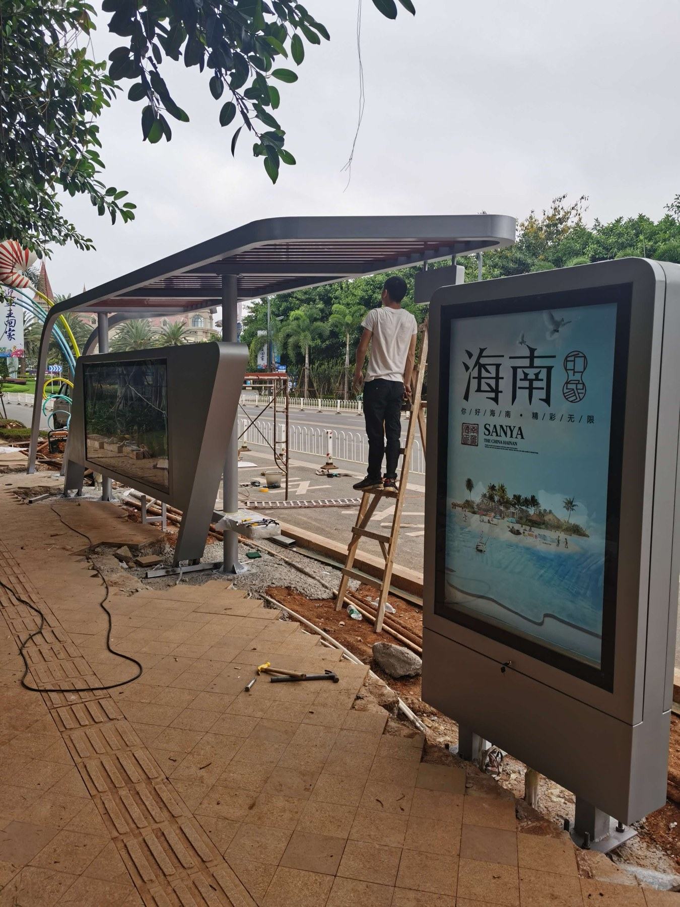 海南海花岛公交站 · 公交站雨篷外观