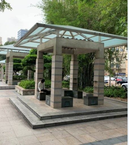 东莞某市民广场 · 玻璃建筑钢构框架安装